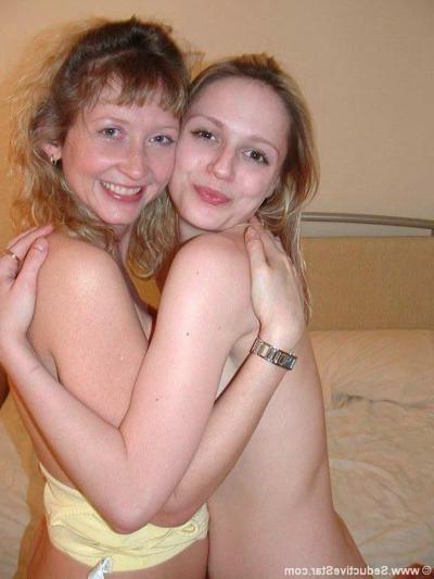 20P Naughty girlfriends licking clit orgasms