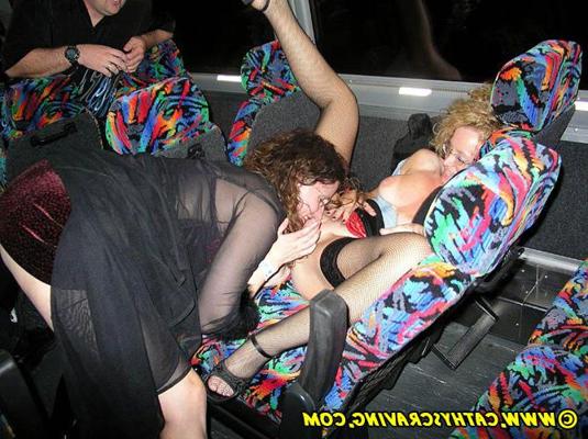 11P Hot wives lick sweet pussy juices