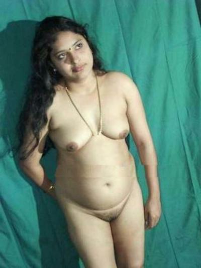 15P Indische Freundinnen posieren und ficken Galerie 1