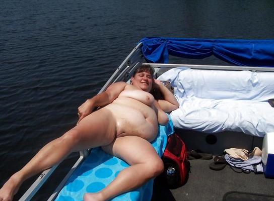 18P Naked beach 189 (Saggy tits special)