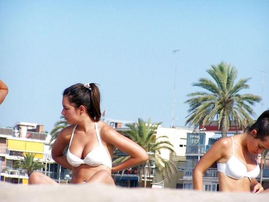 13P Brunettes beach