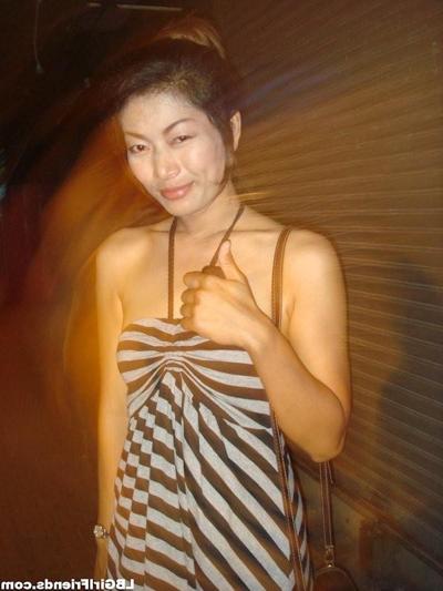 14P Ladyboy Girlfriends Working The Streets Of Bangkok For Money Shemale Street Walk