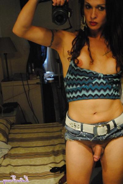 11P Latina shemale selfies