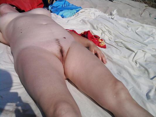 10P Erotic mature 45y.o. on the beach