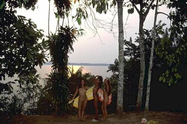 15P Latin babes on an exotic island
