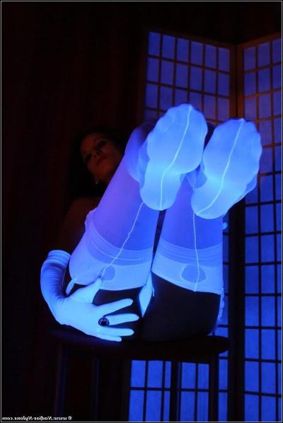 12P Leggy Nadja posing in designed nylons