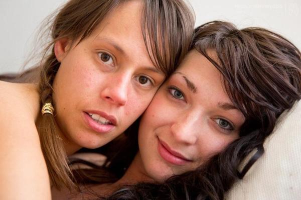 16P A las verdaderas lesbianas aficionadas les encanta divertirse unas a otras