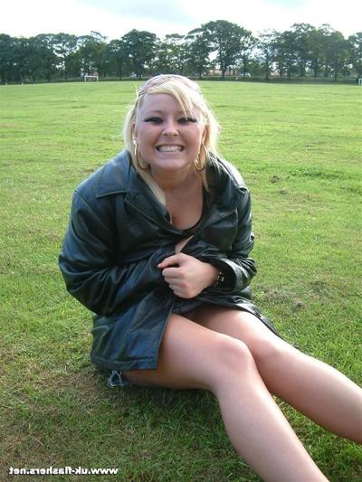 15P Blonde amateur chick nude and toying outdoors in public