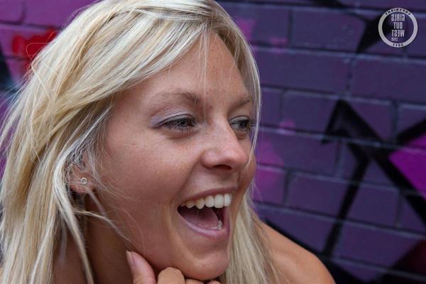 16P Blonde Australian amateur Leigh getting nude in a public laneway