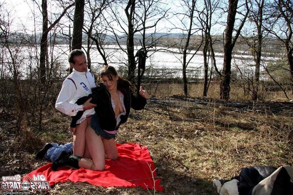12P Horny girl fucking a really old guy in the forest hardcore