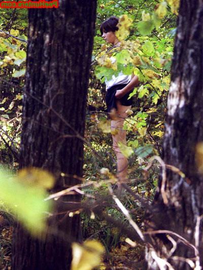 16P Spying on teen peeing in the forest
