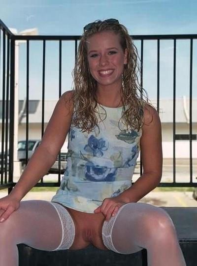 16P Naughty Blonde Flasher Bares Body Outdoors