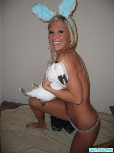 15P Busty Foxy Jacky plays with bunny in homemade pix