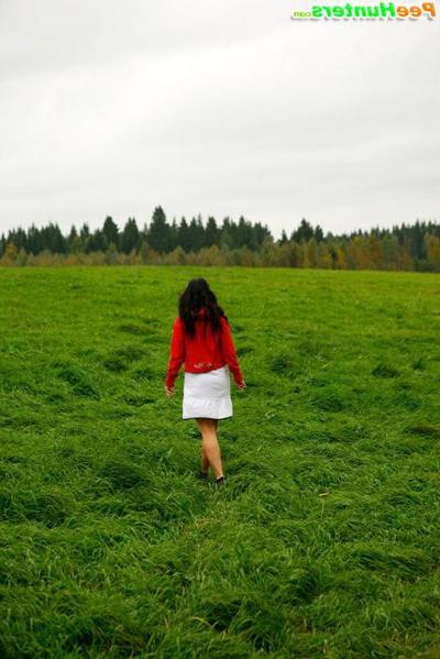 16P Girlie feeling cold takes a quick leak on a field