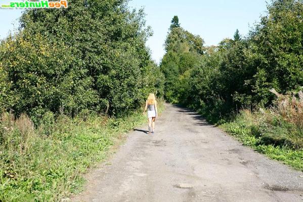 16P Cute teeny pissing in the middle of the country road