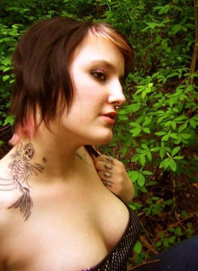 15P Crazy Hot Emo Girlfriends Flashing Perky Titties