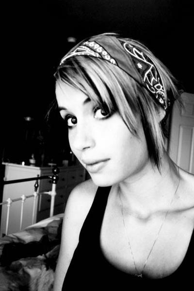 15P Hot Emo Chicks Exposing Tender Pink Flesh