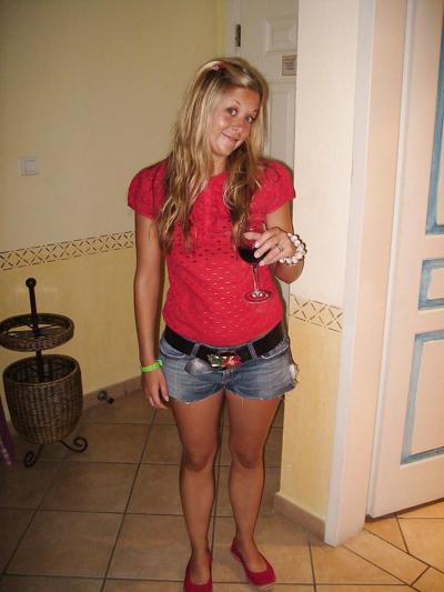 14P My friends English girlfiend on holiday