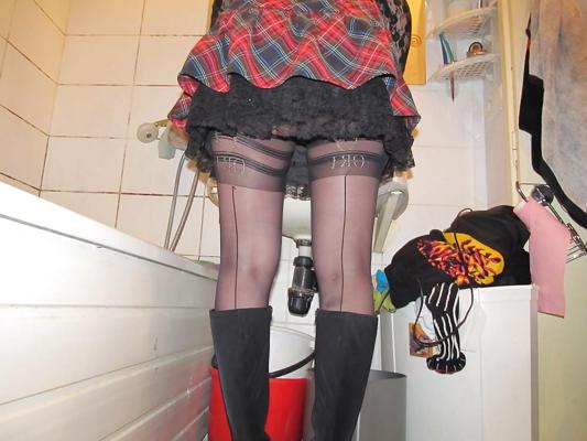 25P Stockings Upskirt