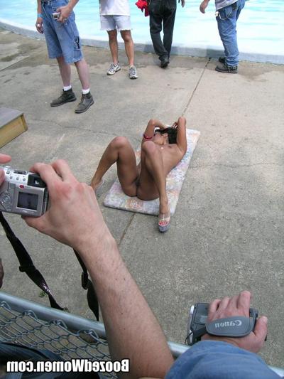 12P Público bêbado piscando imagens estilo xxx