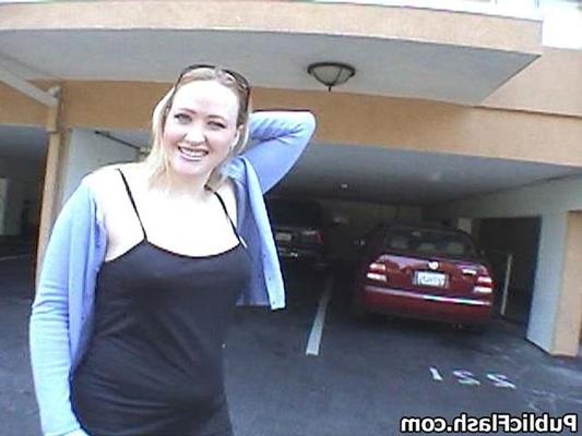 16P Big Bouncy Boobs Flashed For Happy Neighbors Outdoors on Balcony