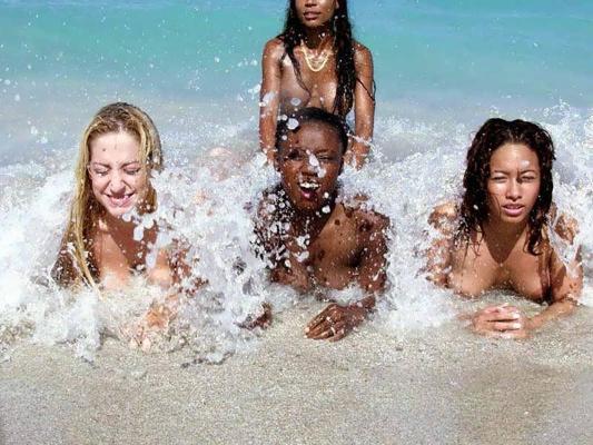 15P sorority girls get naked and wild at spring break