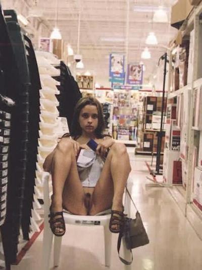 16P Shy Shopper Flashing Tits n Pussy at Big Box Store