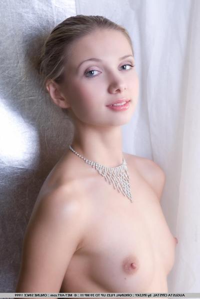 19P blonde teen has a ass I would lick