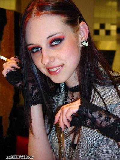 16P gothic teen slut strips in the bathroom