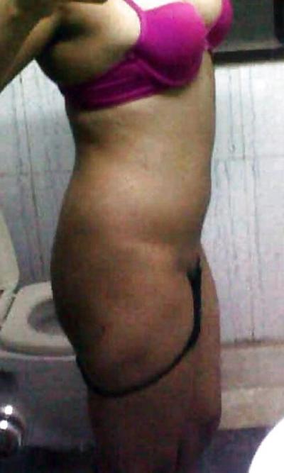 11P Pakistani girl selfshot pictures