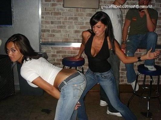 20P Amateur teen girls spanked