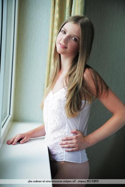 16P Perky erotic teen showing her sweet juicy ass