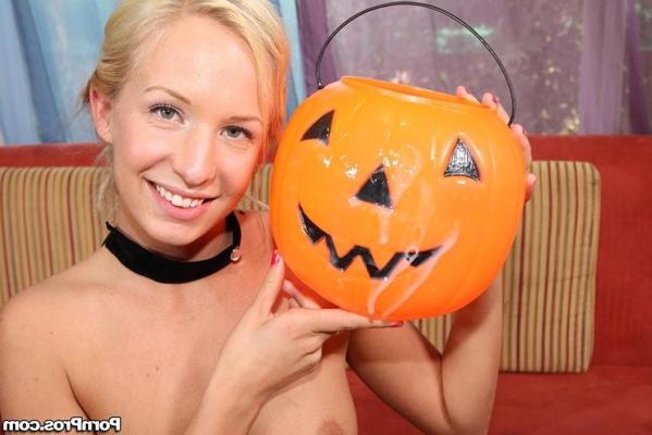 17P Trick or treat teen sucks and fucks for cumshot