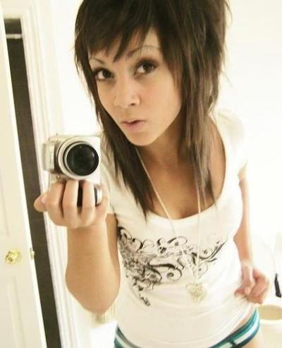 15P Geile Selfshot-Emo-Freundinnen in Höschen