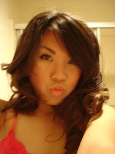 15P A picture collection of various pretty Asian teens naked and selfshooting