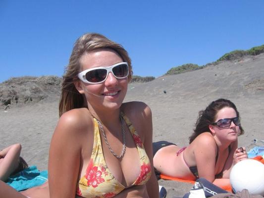 15P Goofy and seductive next door amateur teen GFs in homemade pix