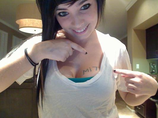 15P Hip amateur emo teen girlfriends in homemade pix