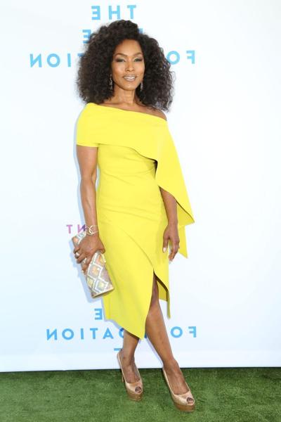 4P Angela Bassett Sexy