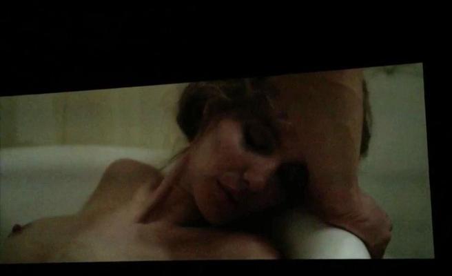 5P Topless pics of Angelina Jolie