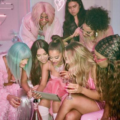 5P Ariana Grande Erotik