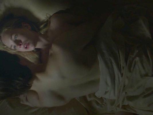 4P Britt Robertson nude Photos