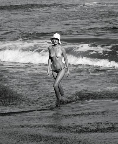 6P Topless pics of Carolyn Murphy