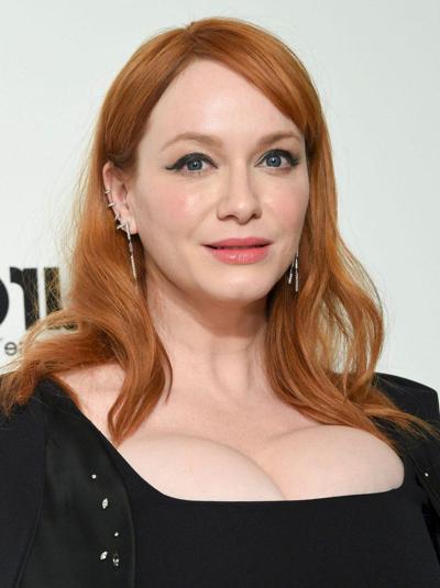 4P Christina Hendricks escote