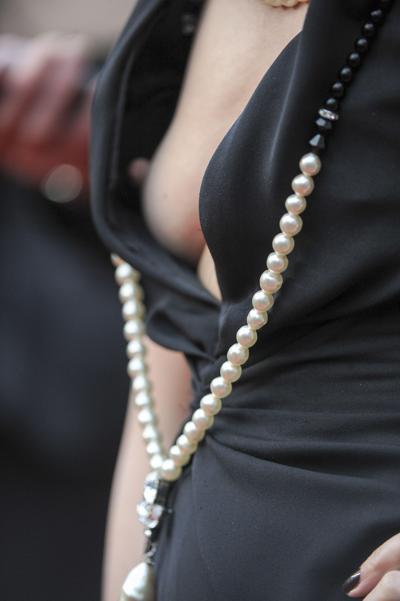 4P Nipple Slip Photos of Elsa Zylberstein