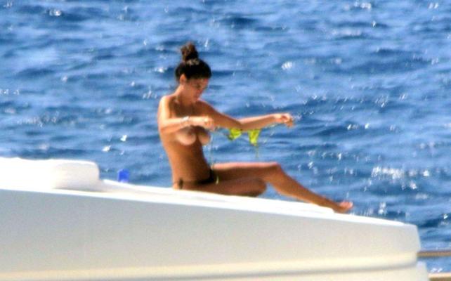 4P Francesca Sofia Novello Topless