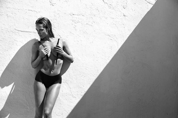 7P Hannah Ferguson Topless Photos