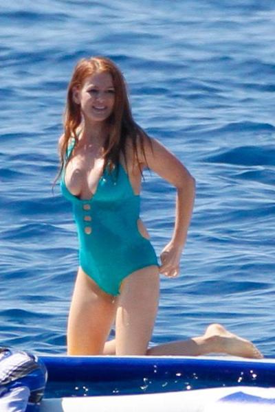8P Isla Fisher’s Swimsuit photos