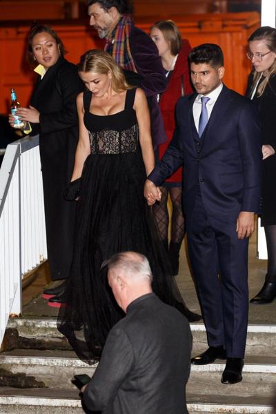 4P escote de katherine jenkins