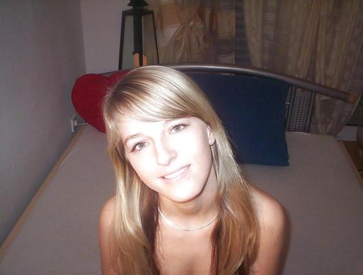 25P HOT AMATEUR TEEN 42