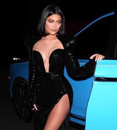 4P Kylie Jenner Érotique